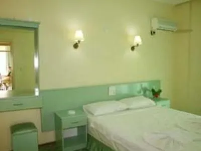 Banana Apartmanhotel 2*