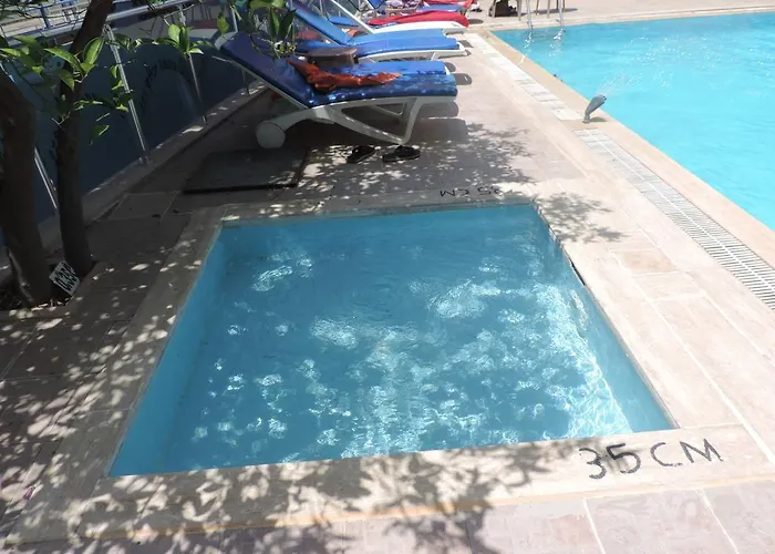 Banana Lägenhetshotell Marmaris